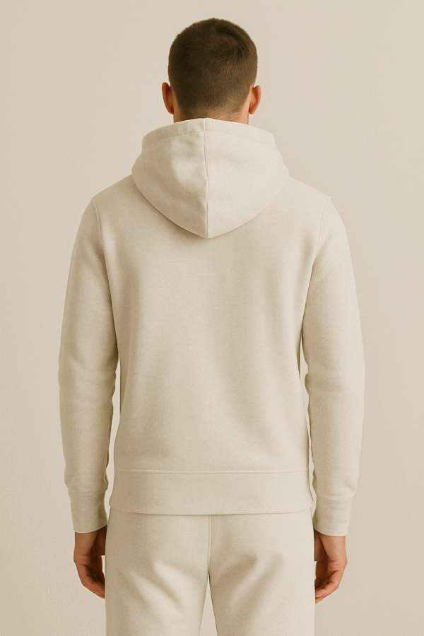 Sweat-shirt Blanc à capuche, en coton certifié RCS https://outrageroyal.com/