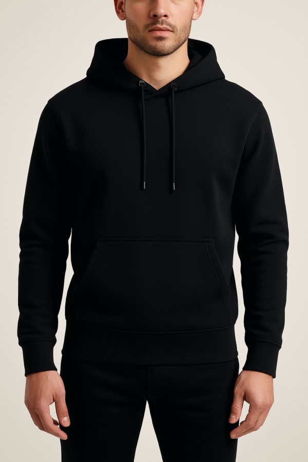 Sweat-shirt Noir à capuche en coton certifié RCS https://outrageroyal.com/categorie-produit/sweat-shirt-homme/sweat-a-capuche/
