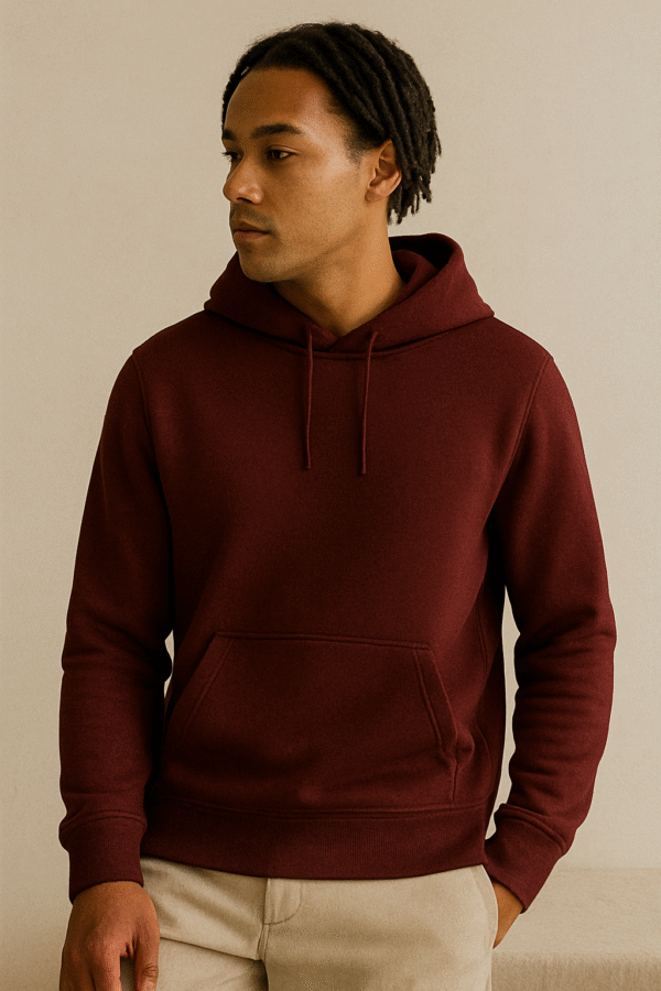 Sweat-shirt à capuche en coton éthique durable et polyester recyclé de chez Outrage-Royal https://outrageroyal.com/categorie-produit/sweat-shirt-homme/sweat-a-capuche/