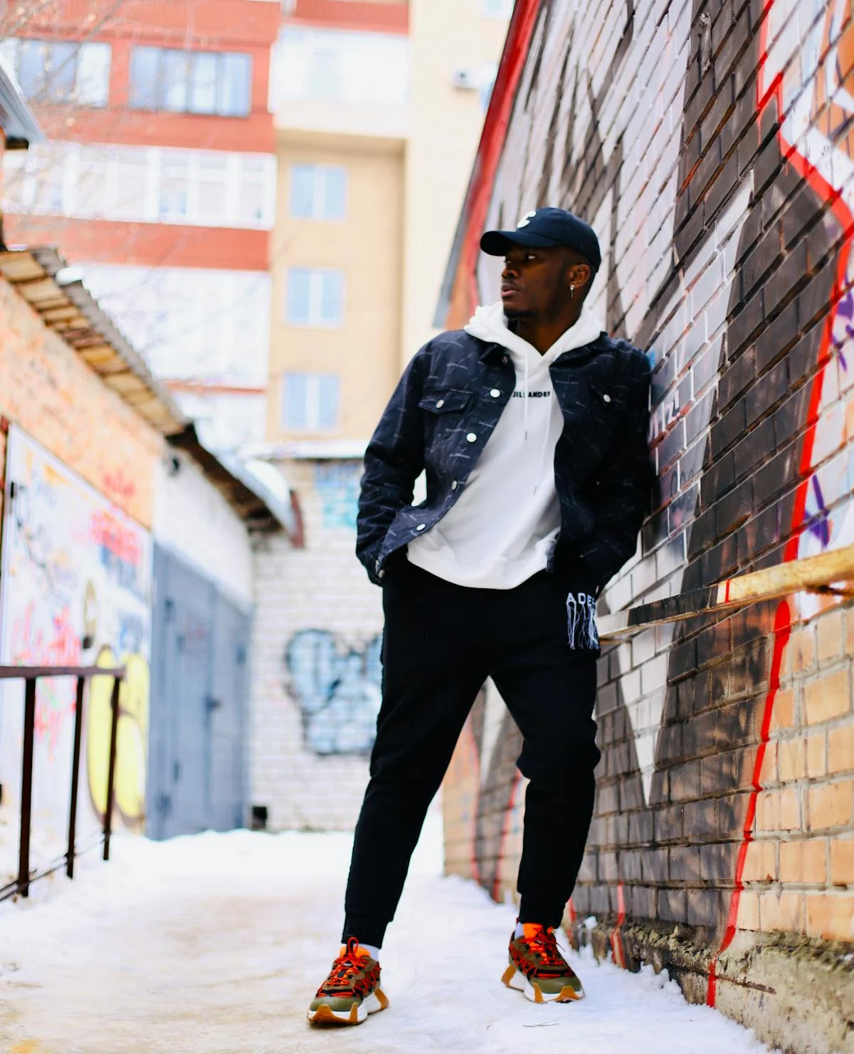 Nos conseils pour une tenue chic & élégant avec un sweat à capuche