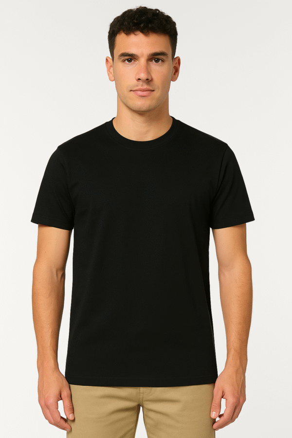 T-shirt jersey Noir en coton bio, certifié Oeko-Tex 100 Composition 100 % coton . Coupe contemporaine . Type de col rond . Certifié Oeko-Tex 100